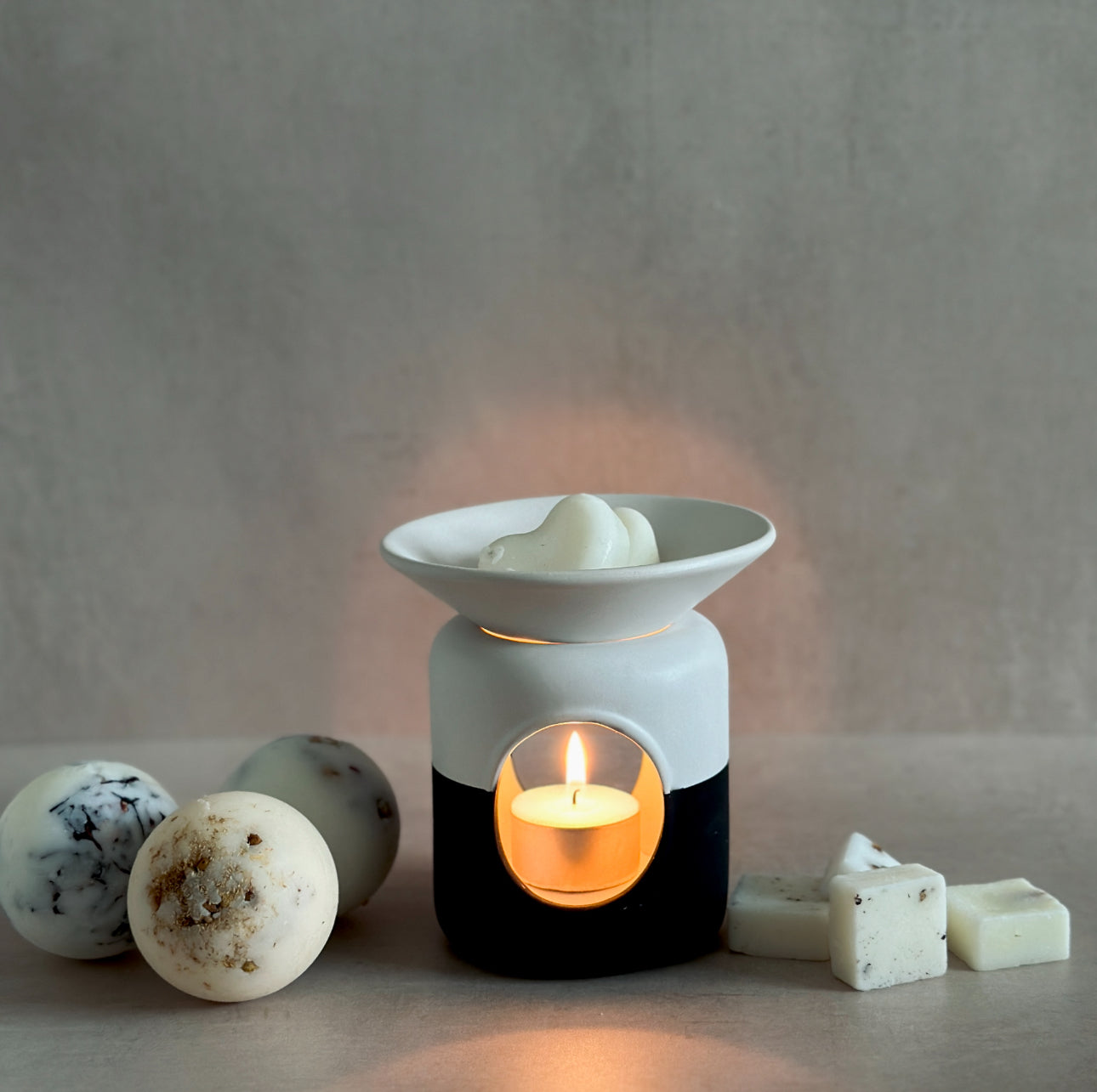 Botanical wax melts made from soy wax with premium quality fragrance oils. Ceramic wax melt burner.